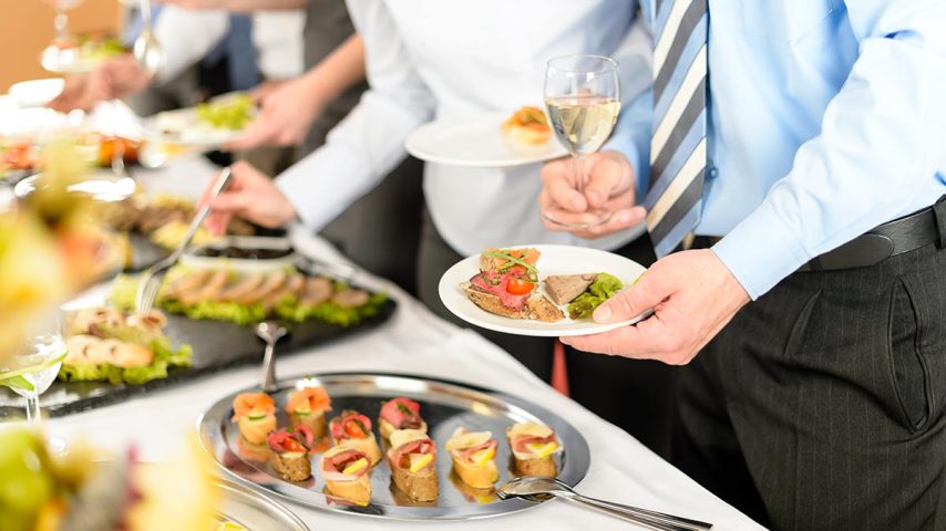 Beneficios contratar catering corporativo evento